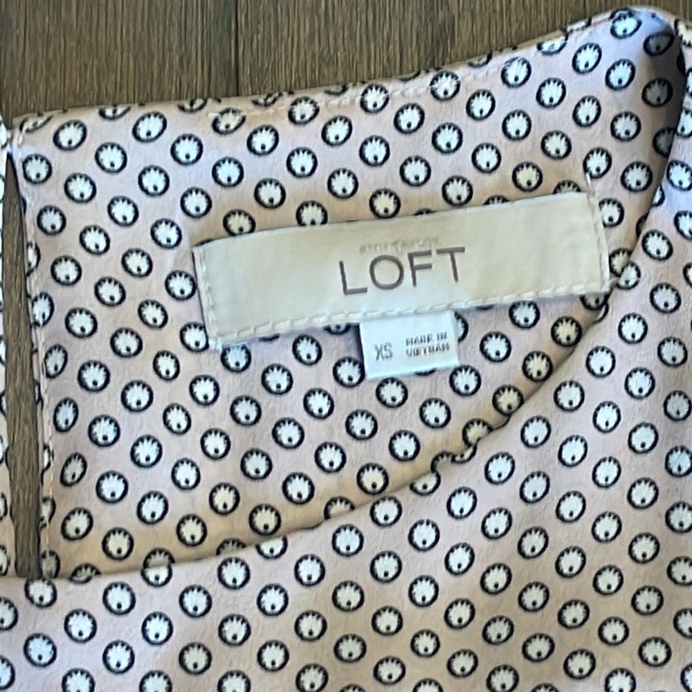 LOFT Pink Patterned Ruffle Shell - Size XS - Picture 6 of 8